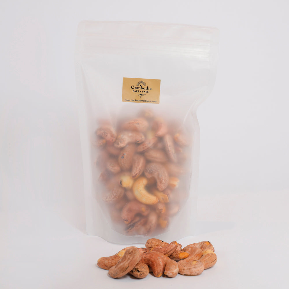 Kambodschanische Bio-Cashewnüsse, die mit der Schale gegessen werden können